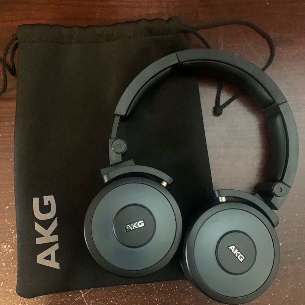 AKG DJ HEADPHONES- Excellent condition